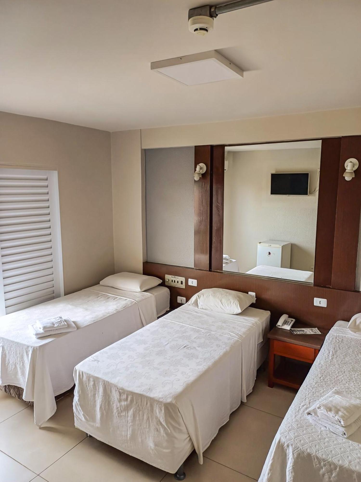 Piloes Palace Hotel Mineiros Luaran gambar