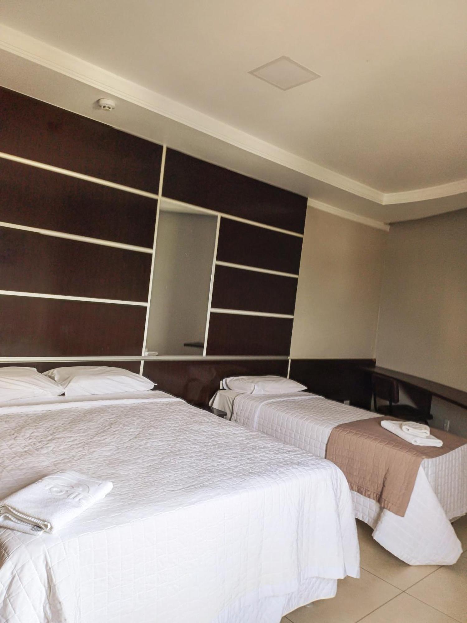 Piloes Palace Hotel Mineiros Luaran gambar