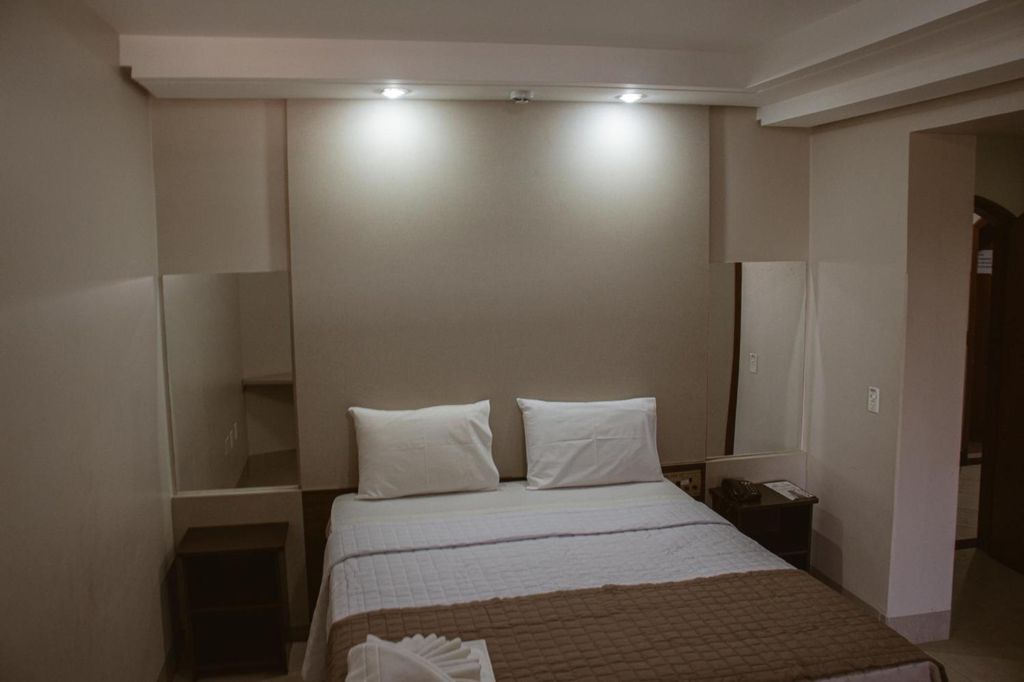 Piloes Palace Hotel Mineiros Luaran gambar